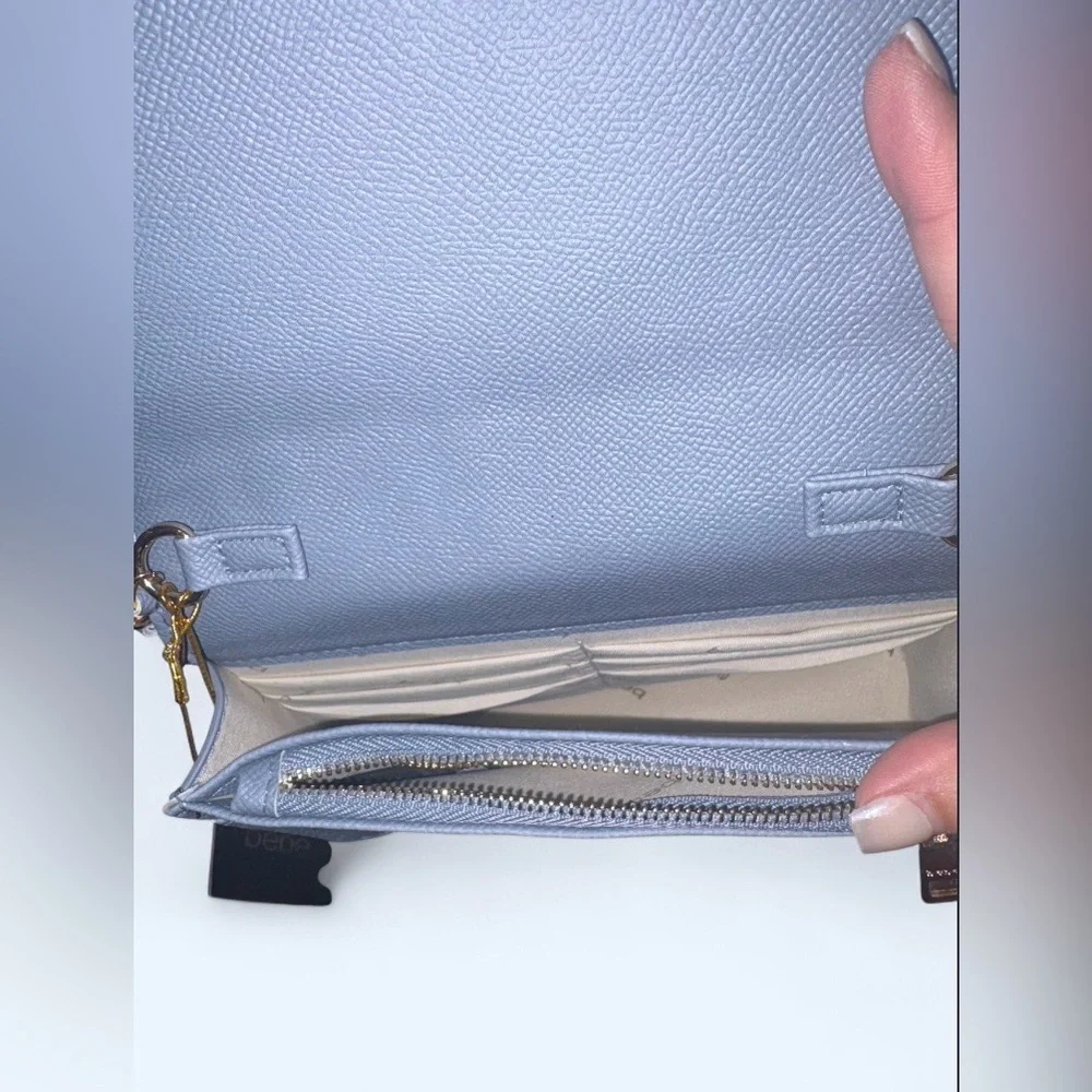 Bebe NWT Paisley Flap Crossbody Denim Blue Logo Bag Gold Chain Strap - Picture 5 of 9